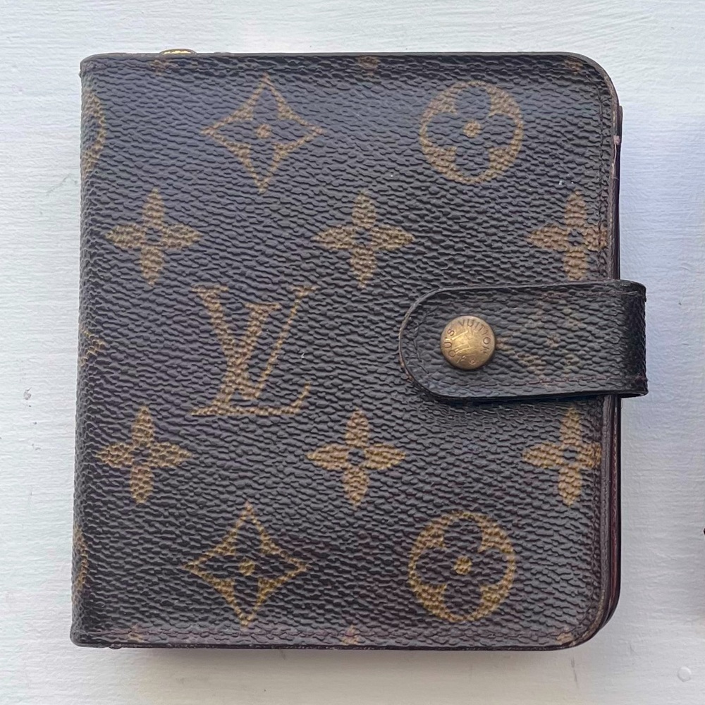 Louis Vuitton Biofold Zip Wallet